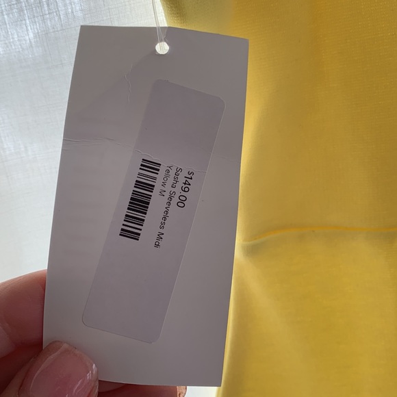 FORE yellow dress size medium. Slit on the side - Picture 3 of 6